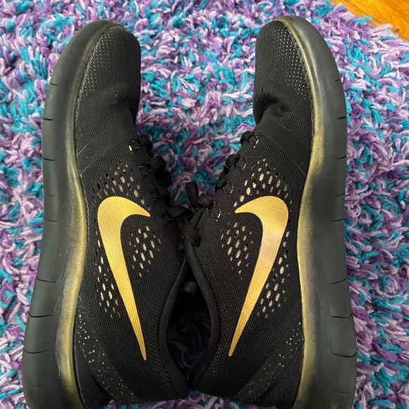 Nike running shoes - Picture 4 of 5